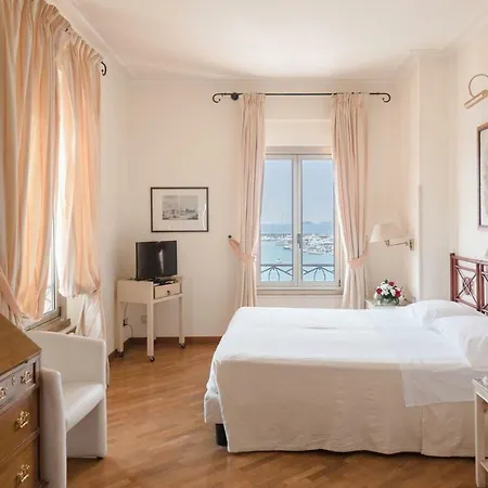 Hotell Miramare 4*